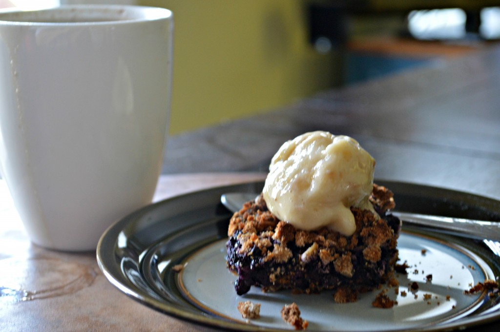 Blueberry Crumble a la mode